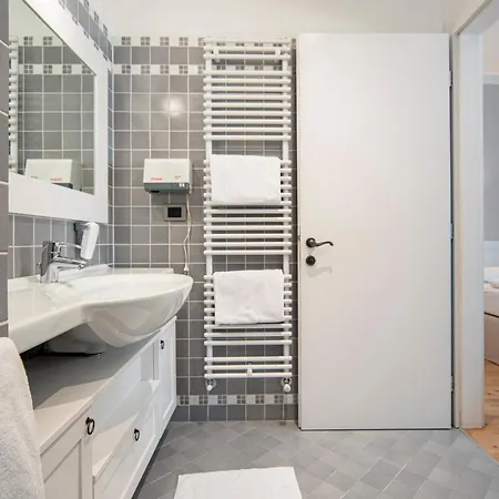 La Canonica Suite Apartments New Location Trento Exterior photo