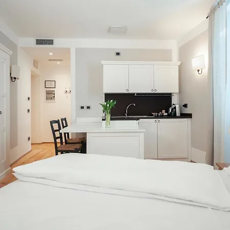 La Canonica Suite Apartments New Location Trento Exterior photo