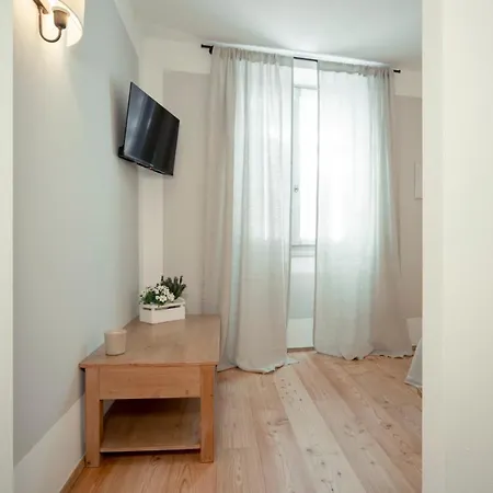 La Canonica Suite Apartments New Location Trento Exterior photo